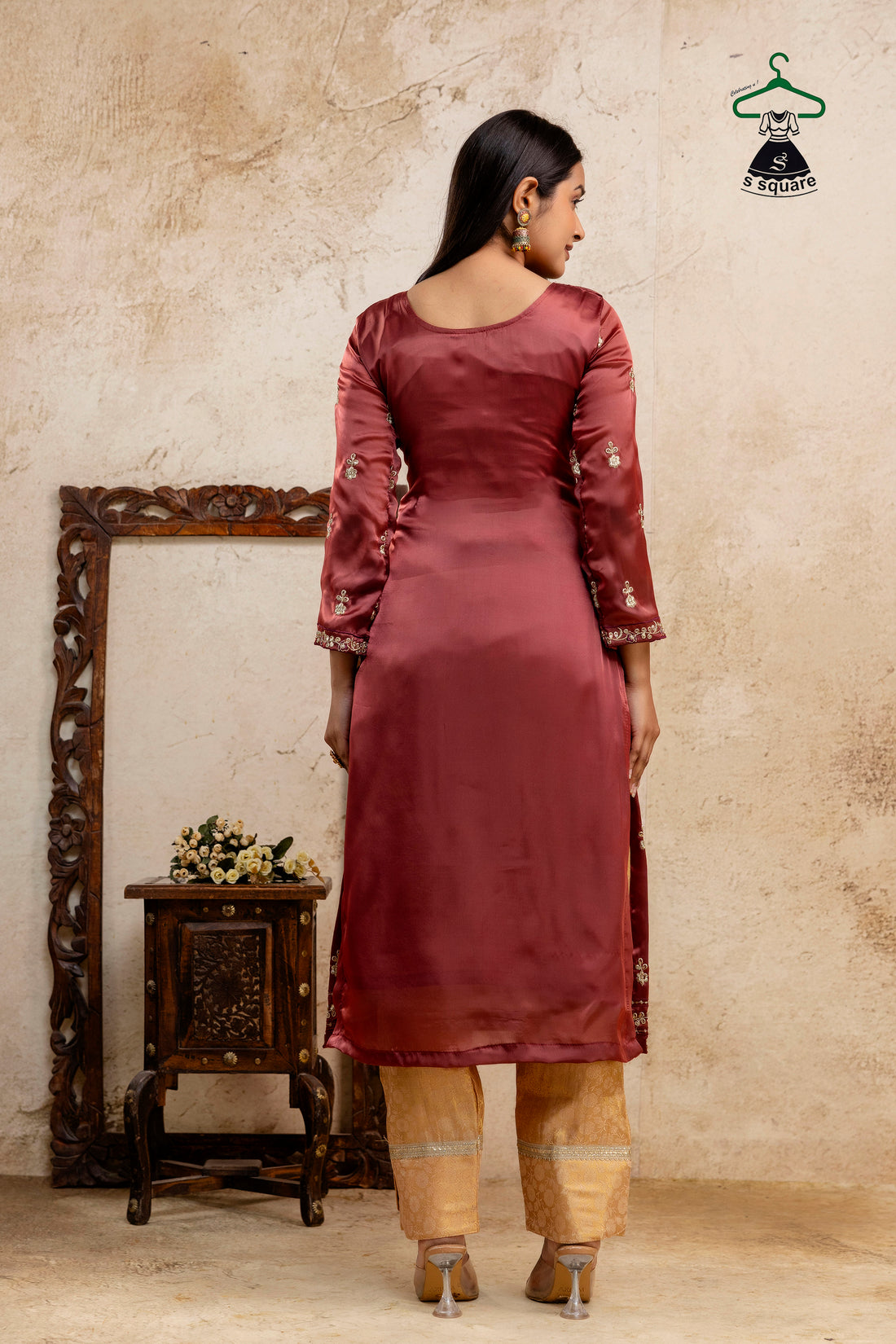 Soft & Shiny 3piece Suit Embroidered Kurti & Dupatta With Barocade Bottom (Kanchoi)