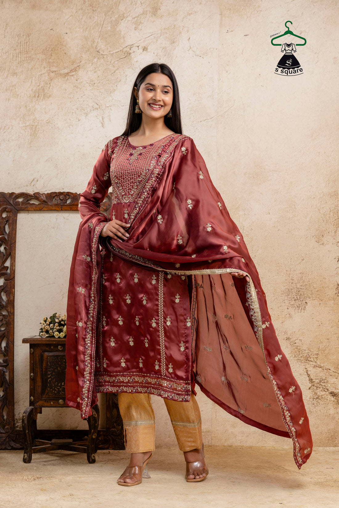 Soft & Shiny 3piece Suit Embroidered Kurti & Dupatta With Barocade Bottom (Kanchoi)