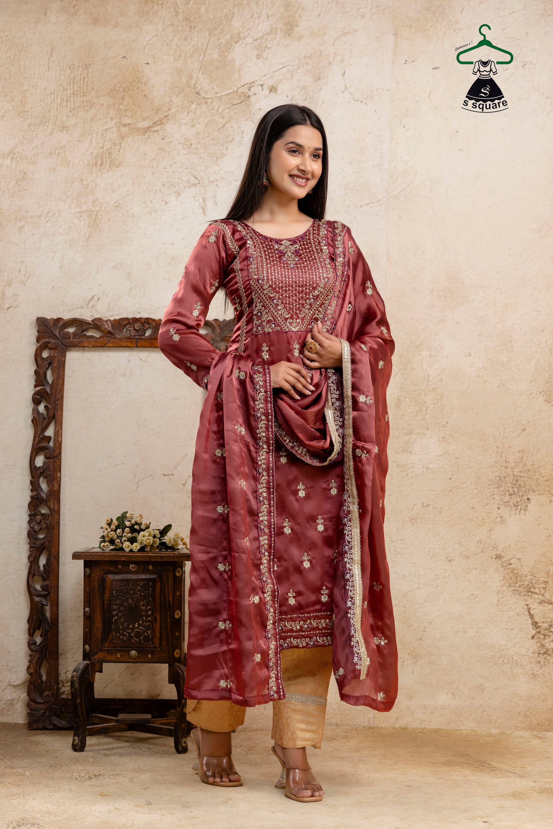 Soft & Shiny 3piece Suit Embroidered Kurti & Dupatta With Barocade Bottom (Kanchoi)