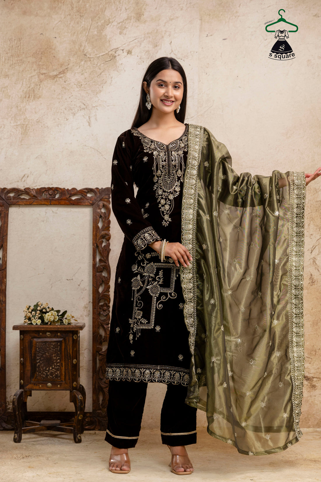 Winter Collection 3 Piece Velvet Suit Stylish Embroidery On Kurti Border On Dupatta