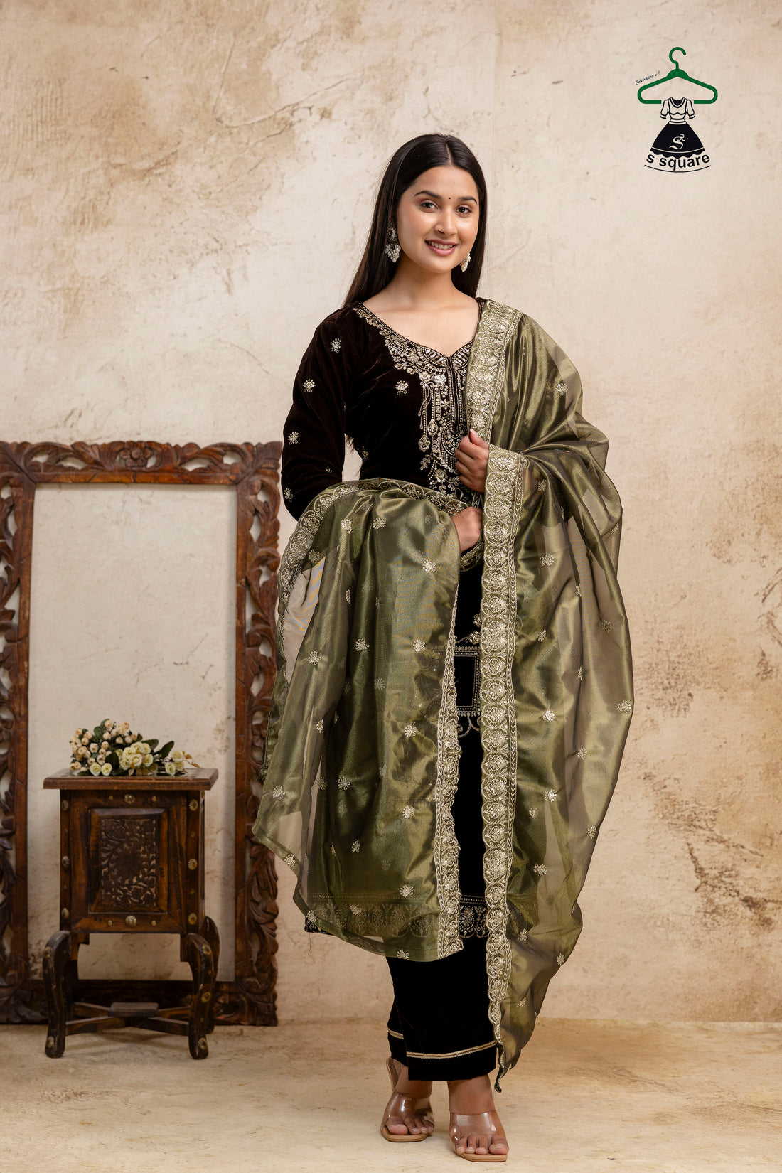 Winter Collection 3 Piece Velvet Suit Stylish Embroidery On Kurti Border On Dupatta