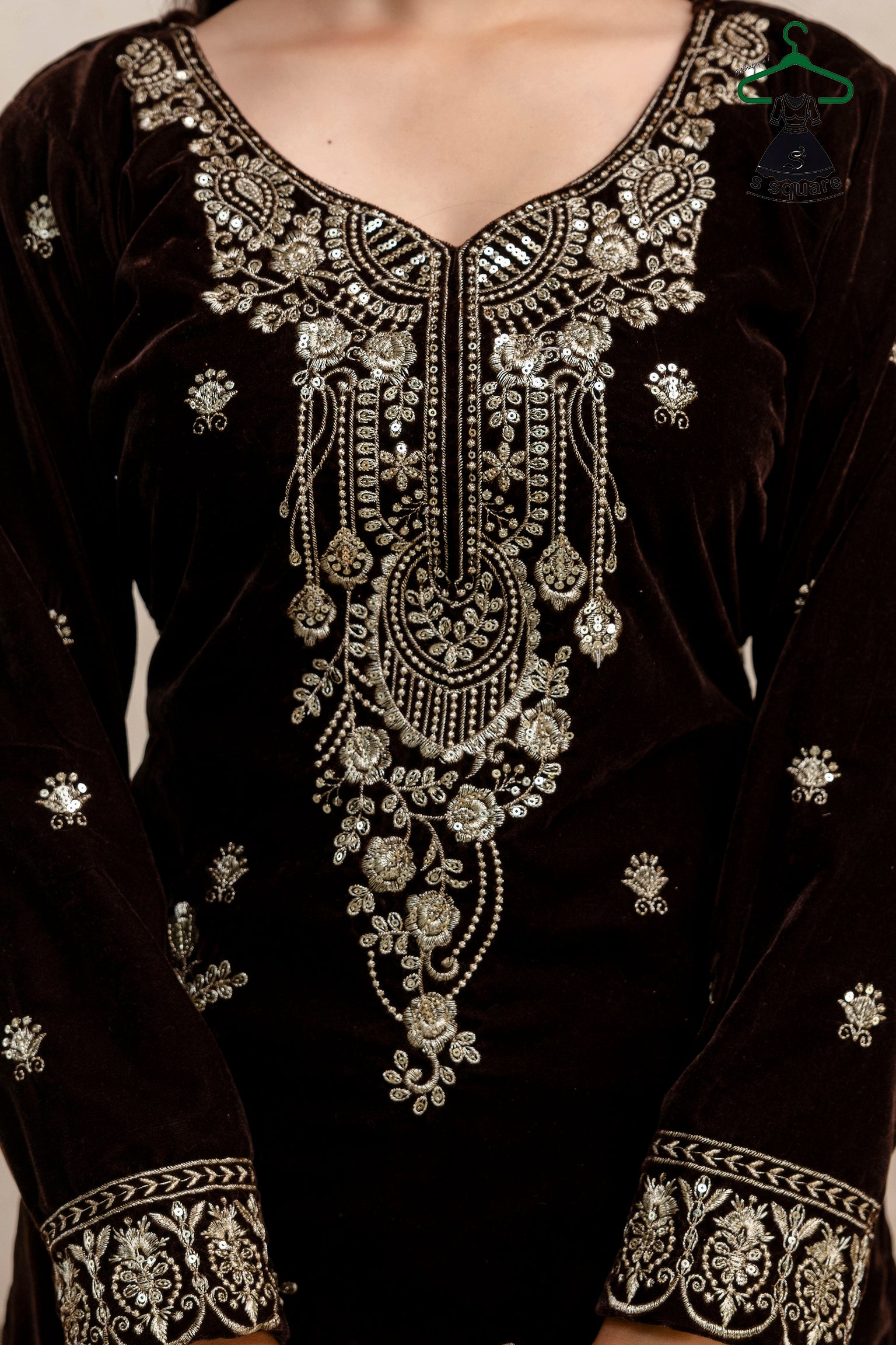 Winter Collection 3 Piece Velvet Suit Stylish Embroidery On Kurti Border On Dupatta